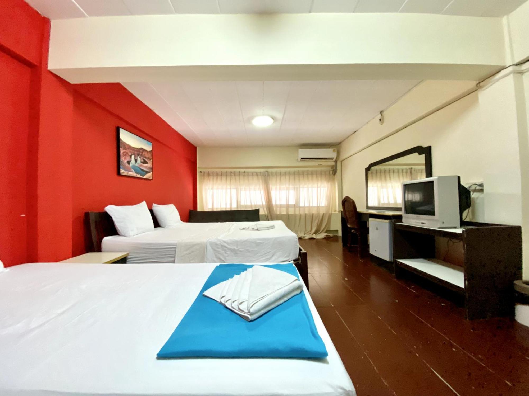 Patong Adventure Hostel 외부 사진