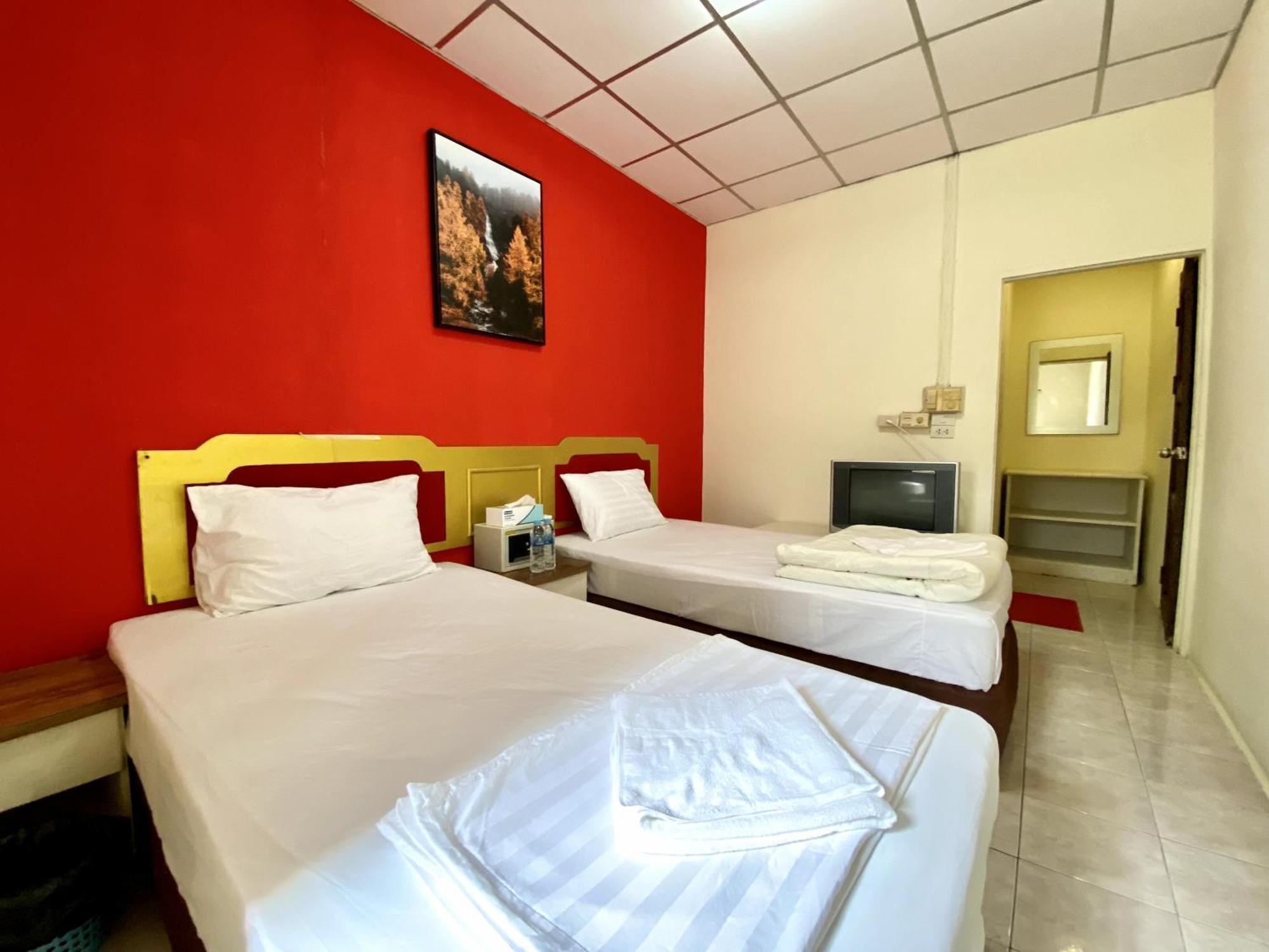 Patong Adventure Hostel 외부 사진